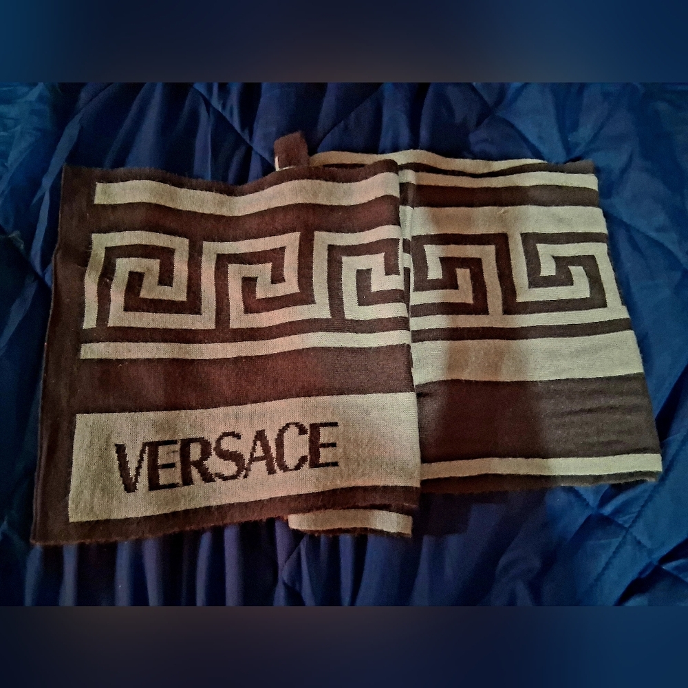 Exquisite Cashmere Versace Scarf